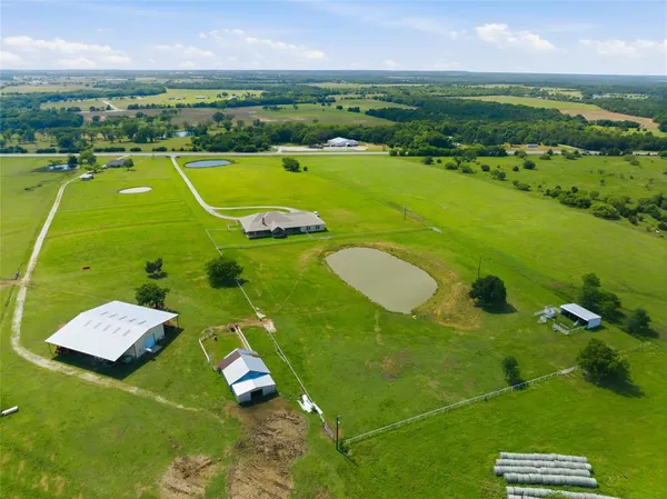 $2,100,000 | 28966 Us Highway, Gordonville, TX 76245
