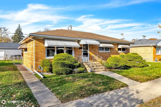 $450,000 | 7528 Kenneth Avenue, Skokie, IL 60076