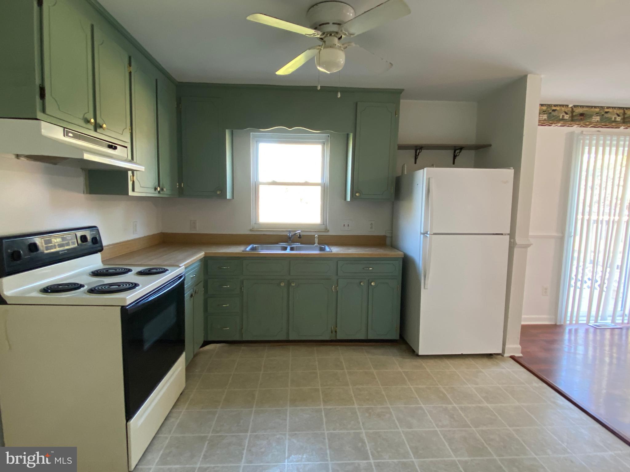 137 Harding Lane Inwood, WV 25428 - Photo 9 of 38 Country kitchen
