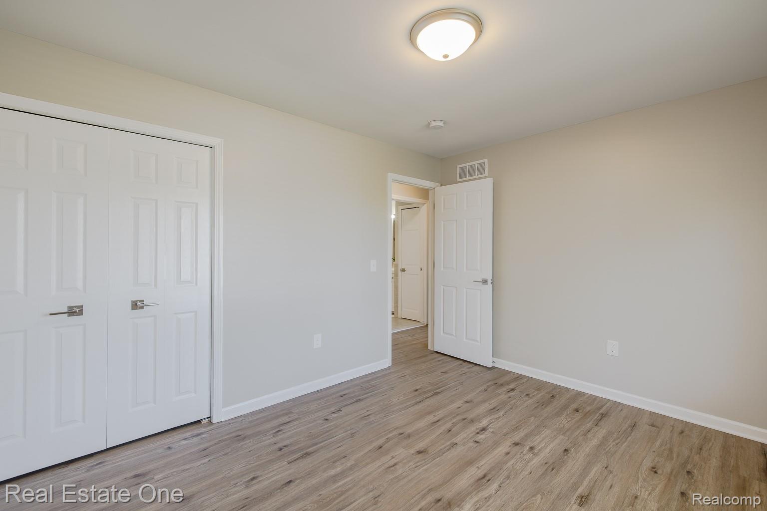 3103 Crooks Road Rochester, MI 48309 - Photo 26 of 34 3103 Crooks-27.jpg