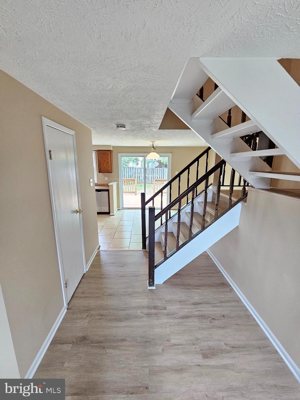 509 Beebe Court Frederick, MD 21703 - Photo 6 of 28 Hallway