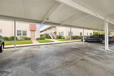 $135,000 | 10038 62nd Avenue North, Unit 1, St. Petersburg, FL 33708