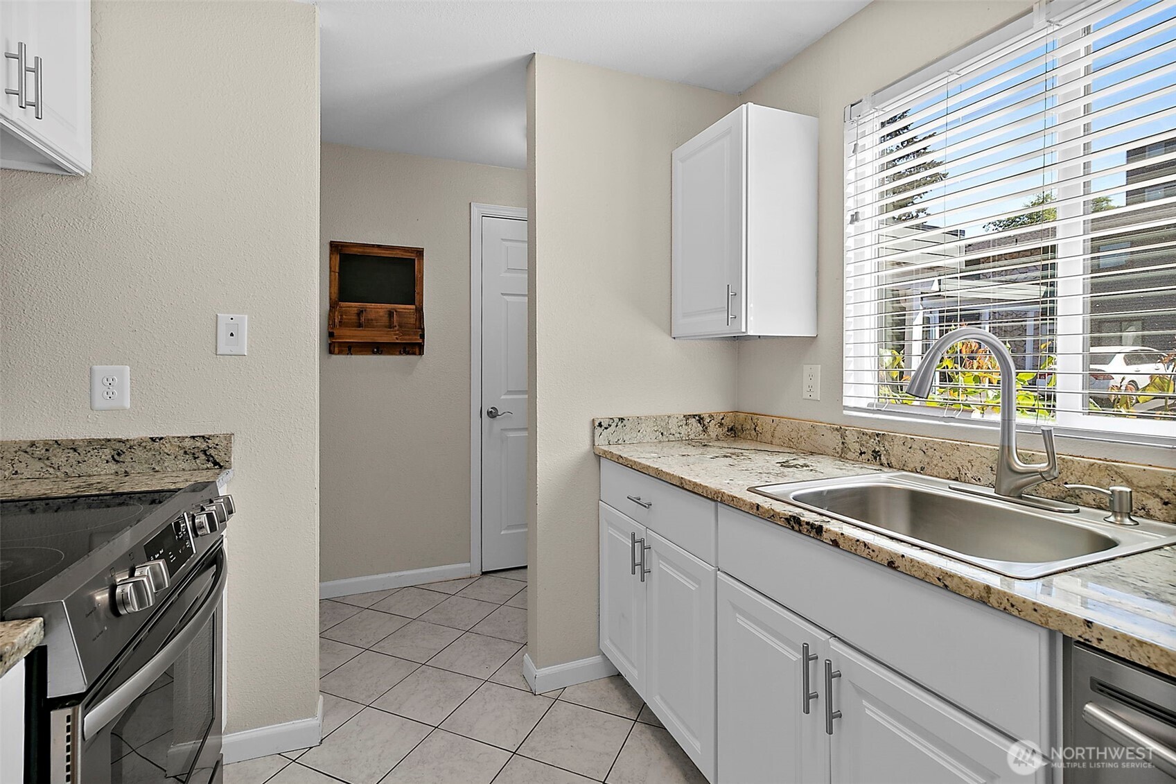 1040 South 320th Street, Unit 5 Federal Way, WA 98003 - Photo 6 of 32