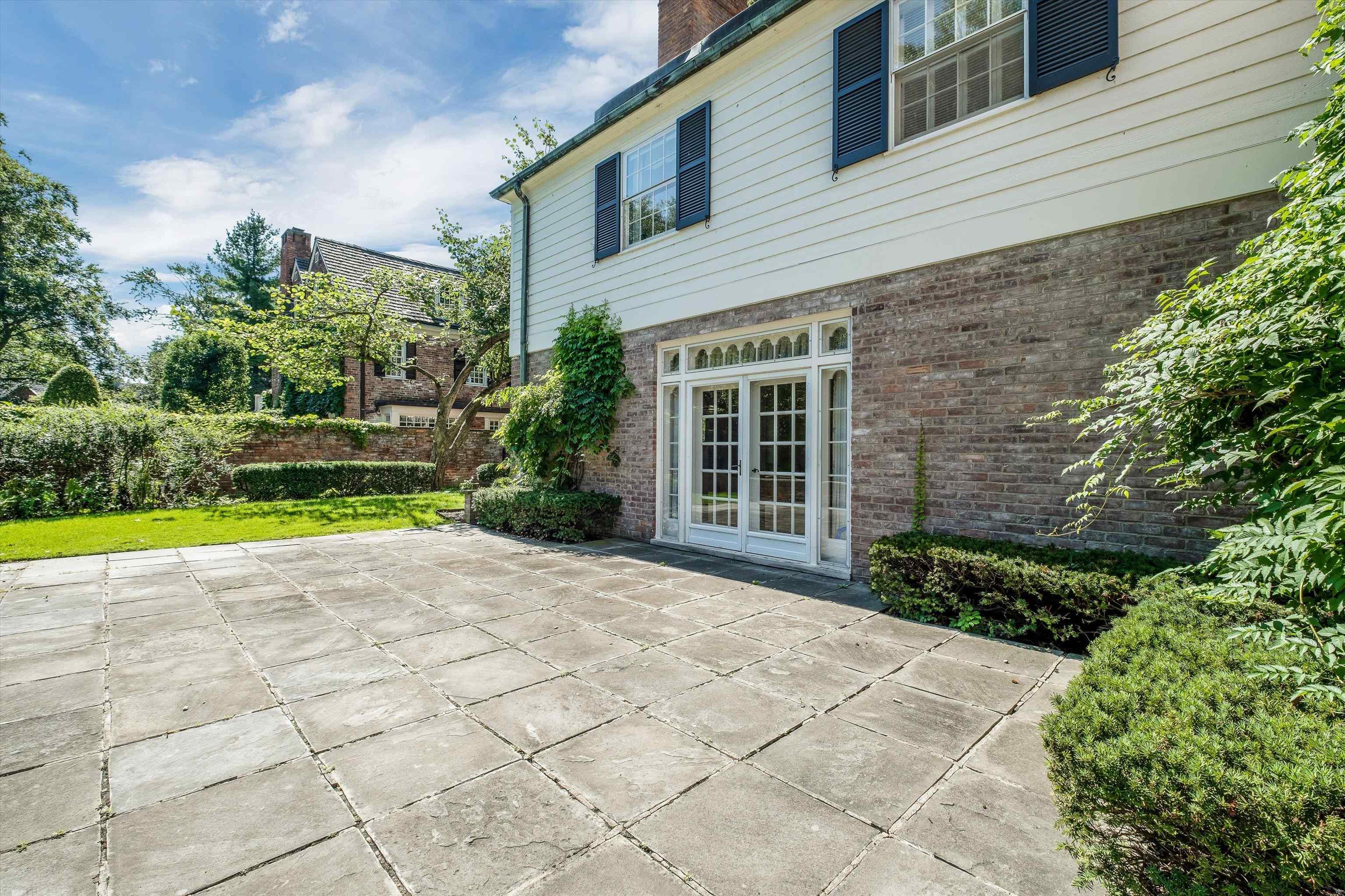 382 Provencal Road Grosse Pointe, MI 48236 - Photo 72 of 95 50155244-f6f3bb26-ba9d-461c-8f42-aabc64c6d338.JPG