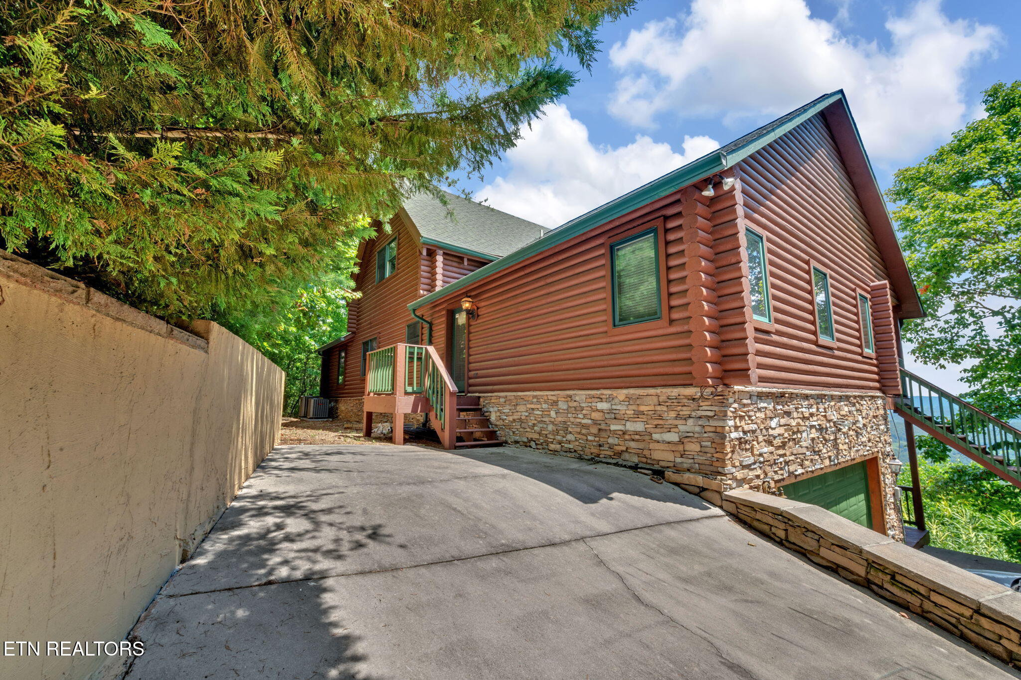 507 Clinch View Road New Tazewell, TN 37825 - Photo 2 of 47 55-web-or-mls-MMM_6143