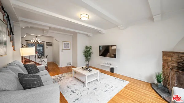 $4,500 | 9904 Robbins Drive, Beverly Hills, CA 90212
