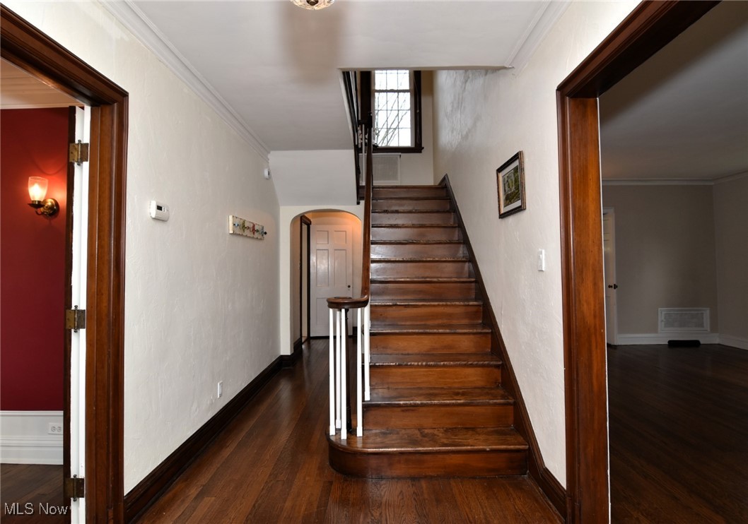 3053 Huntington Road Cleveland, OH 44120 - Photo 2 of 50