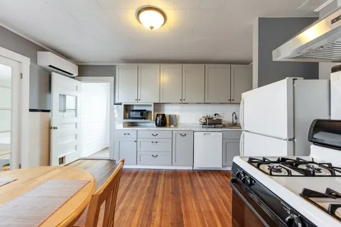 $3,000 | 21 Ericsson Street, Unit 2, Cambridge, MA 02138