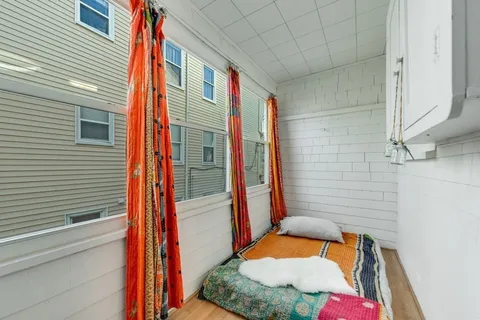 $3,000 | 21 Ericsson Street, Unit 2, Cambridge, MA 02138