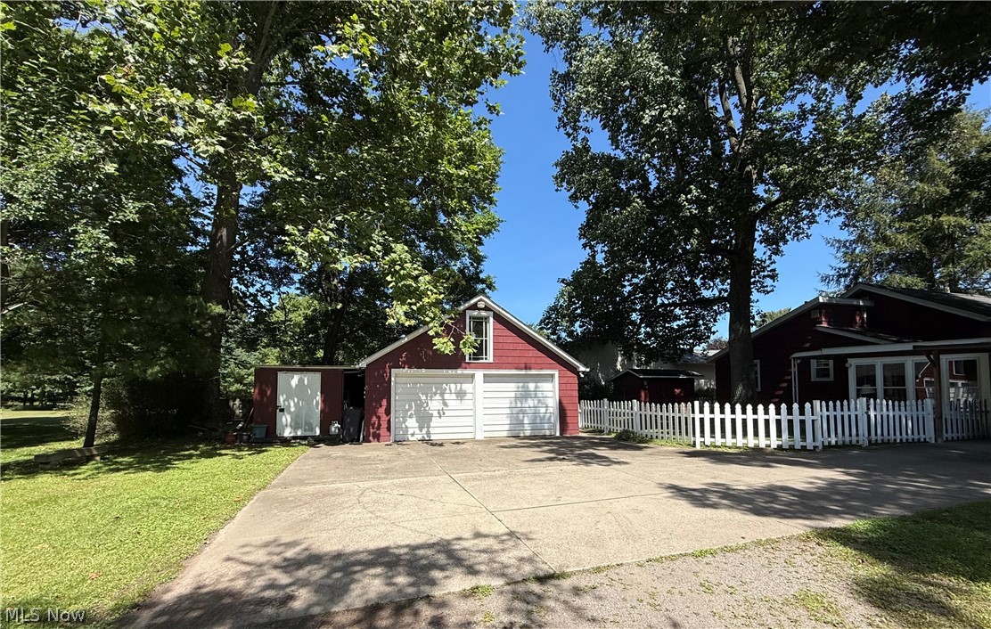 154 Taylor Road Barberton, OH 44203 - Photo 6 of 36 Two Car garage and cement driveway