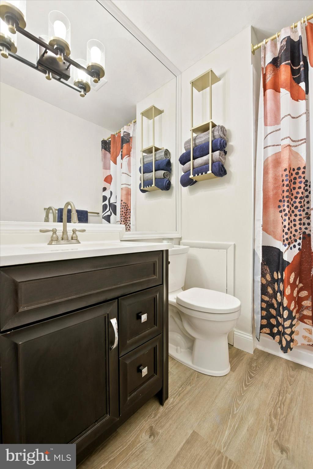 207 Walnut Hill Road, Unit 11 West Chester, PA 19382 - Photo 22 of 30 Primary bathroom