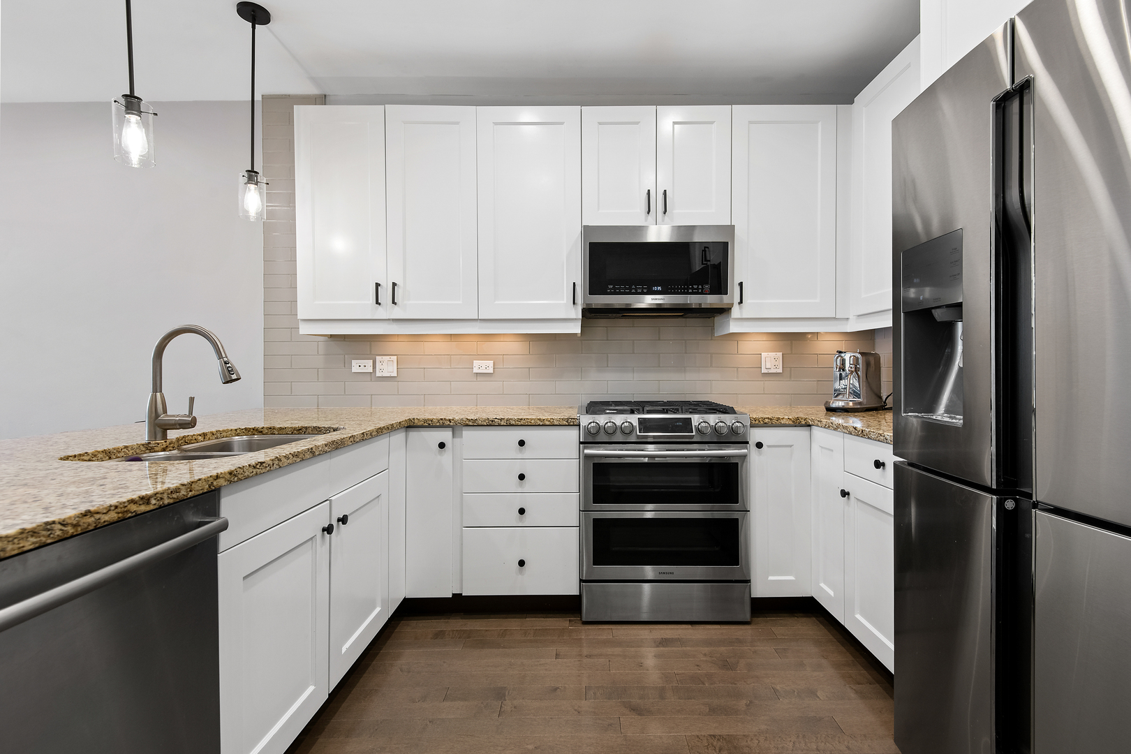3946 North Ravenswood Avenue, Unit 409 Chicago, IL 60613 - Photo 5 of 14 Gallery Image 5