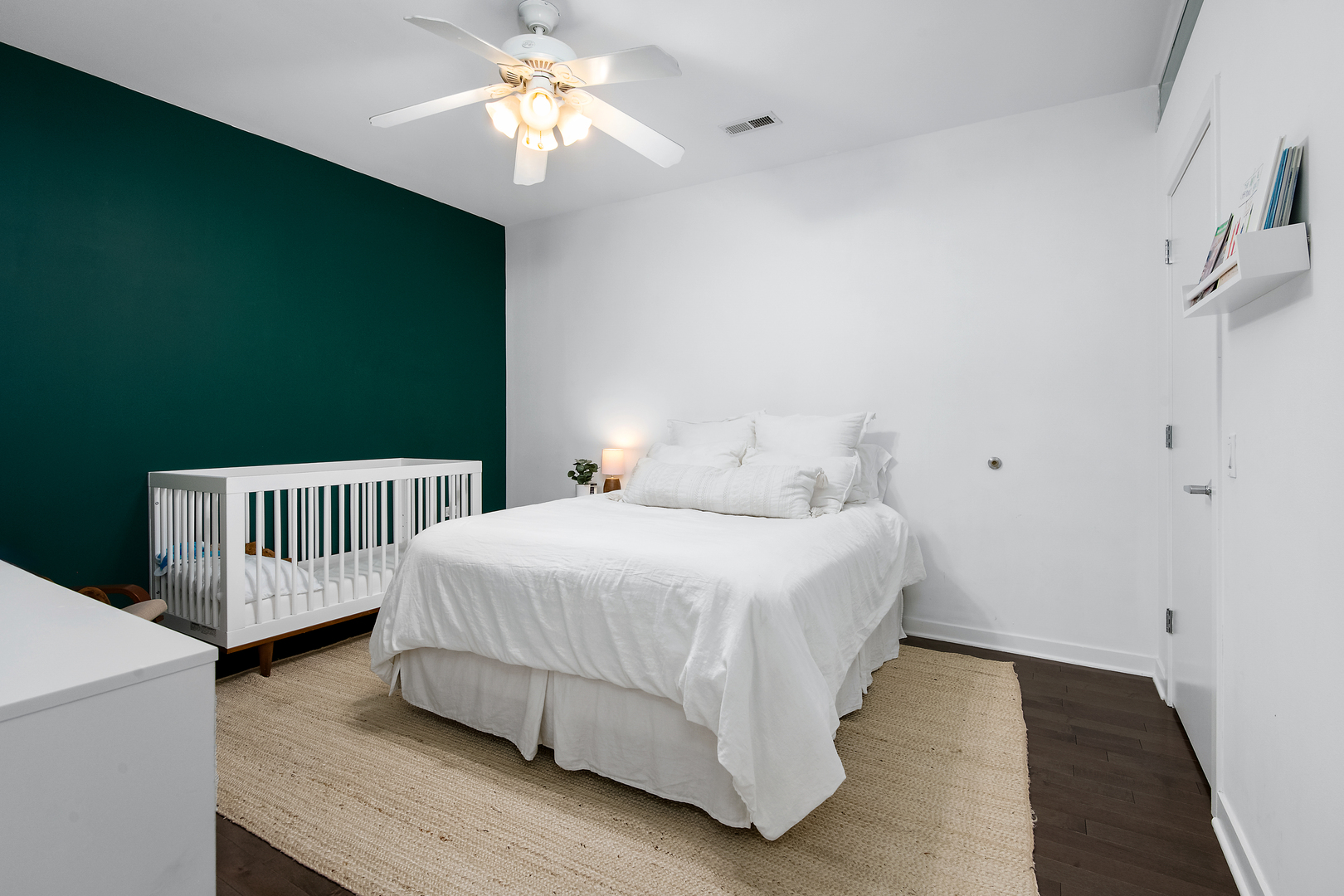 3946 North Ravenswood Avenue, Unit 409 Chicago, IL 60613 - Photo 9 of 14 Gallery Image 9