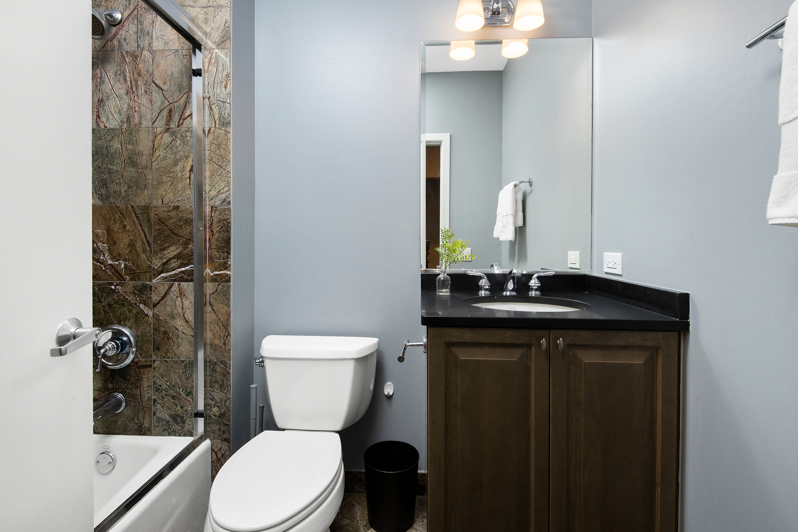 3946 North Ravenswood Avenue, Unit 409 Chicago, IL 60613 - Photo 10 of 14 Gallery Image 10
