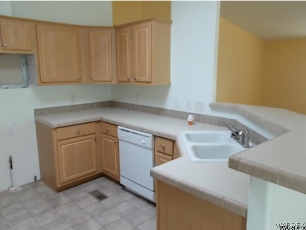 2012 Gold Road Kingman, AZ 86401 - Photo 4 of 24 Kitchen counter