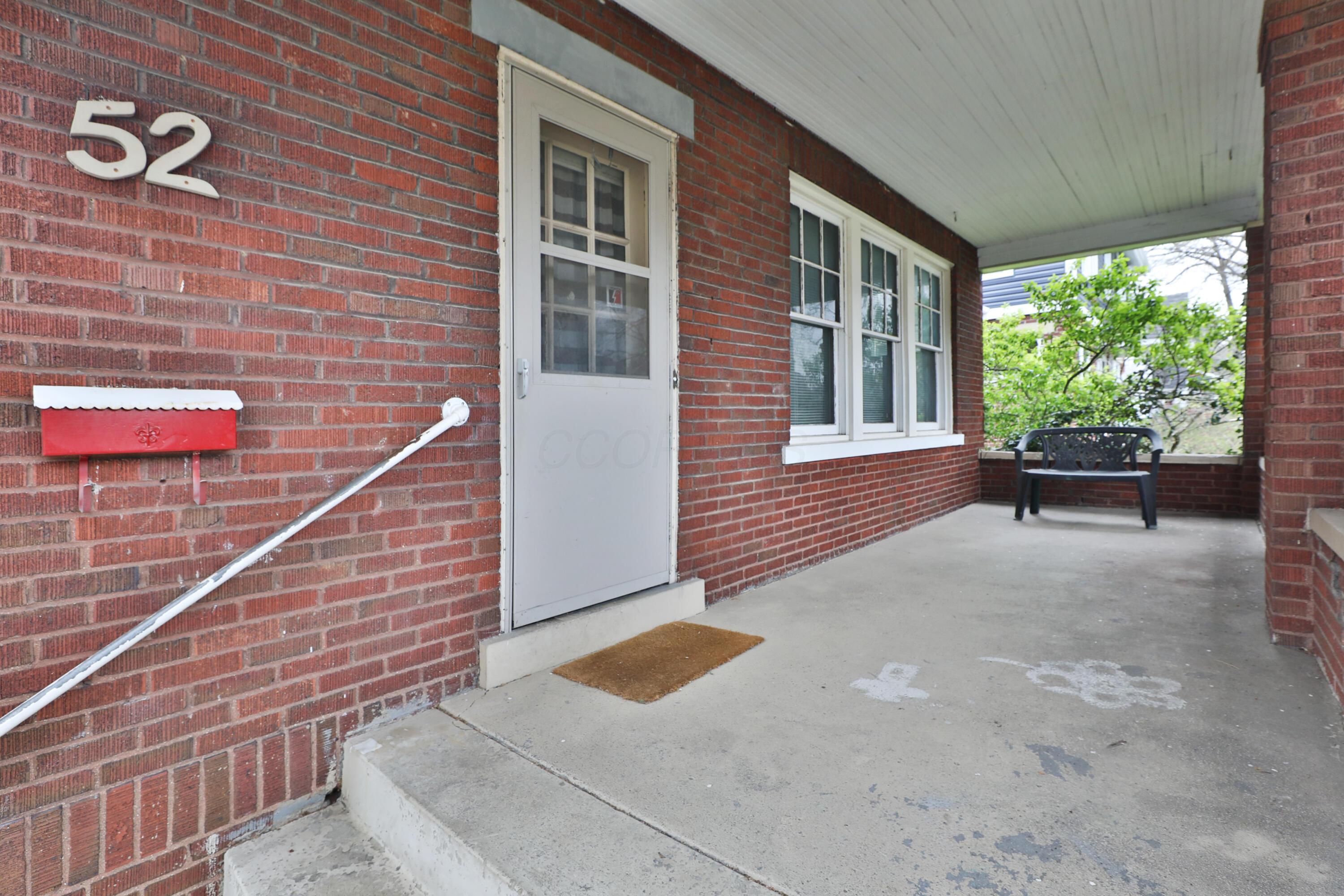 52 Blenheim Road Columbus, OH 43214 - Photo 5 of 42 Front Poch