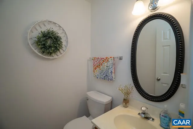 $585,000 | 1712 Hearthglow Lane, Charlottesville, VA 22901