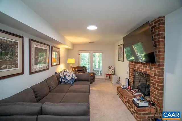 $585,000 | 1712 Hearthglow Lane, Charlottesville, VA 22901