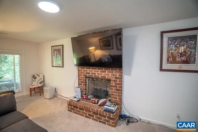 $585,000 | 1712 Hearthglow Lane, Charlottesville, VA 22901