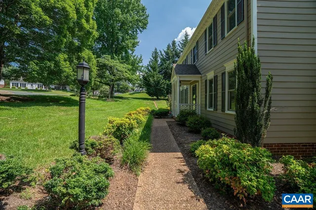 $585,000 | 1712 Hearthglow Lane, Charlottesville, VA 22901