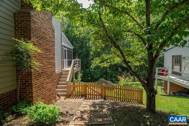 $585,000 | 1712 Hearthglow Lane, Charlottesville, VA 22901