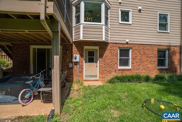 $585,000 | 1712 Hearthglow Lane, Charlottesville, VA 22901