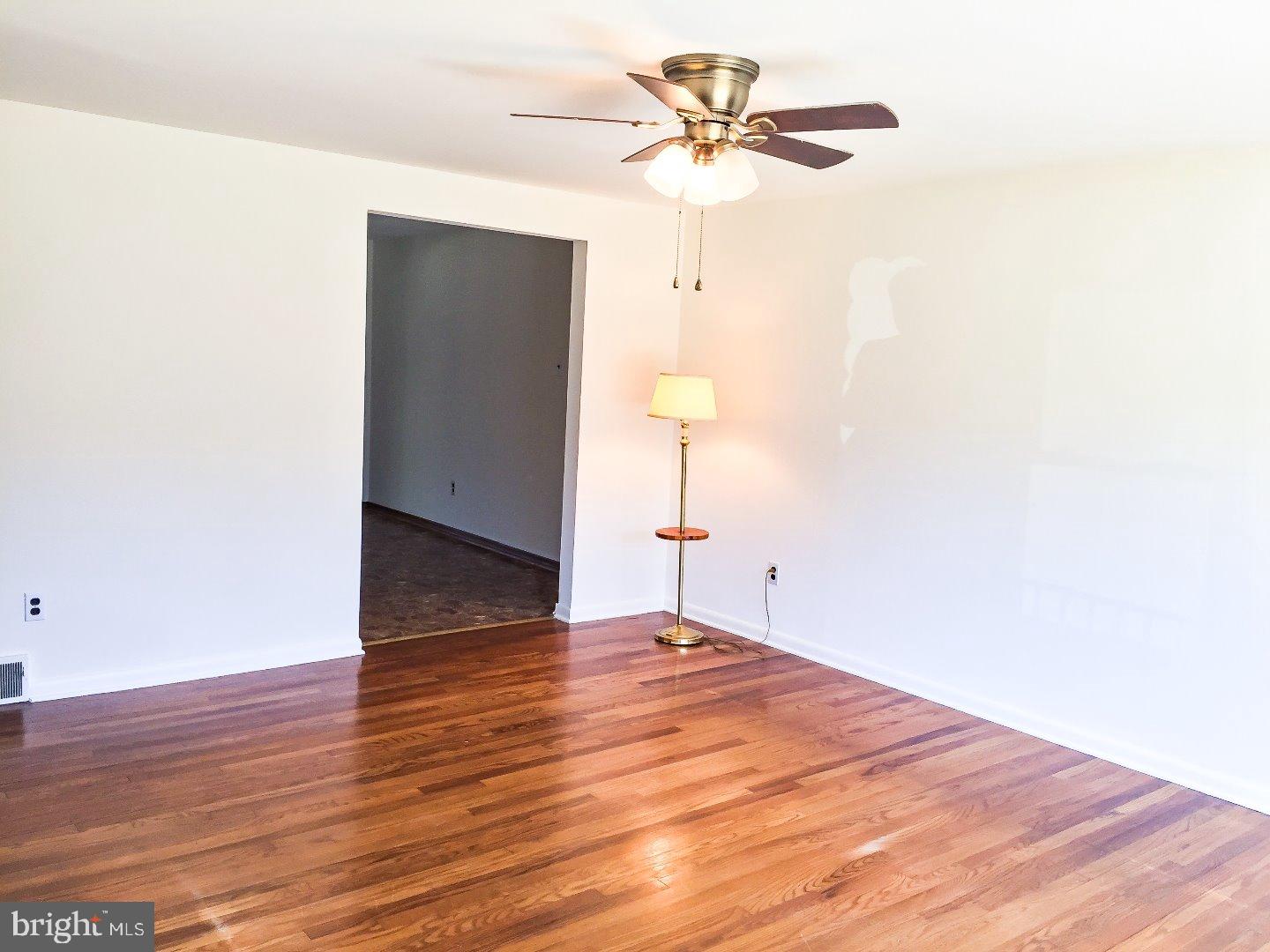 328 North Dillwyn Road Newark, DE 19711 - Photo 3 of 24 Gallery Image 3