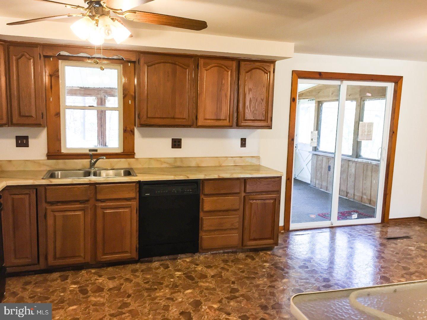 328 North Dillwyn Road Newark, DE 19711 - Photo 8 of 24 Gallery Image 8