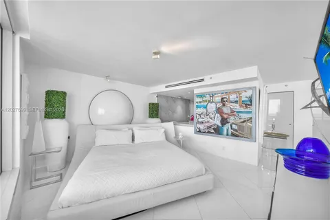 $2,750,000 | 400 South Pointe Drive, Unit 2310, Miami Beach, FL 33139