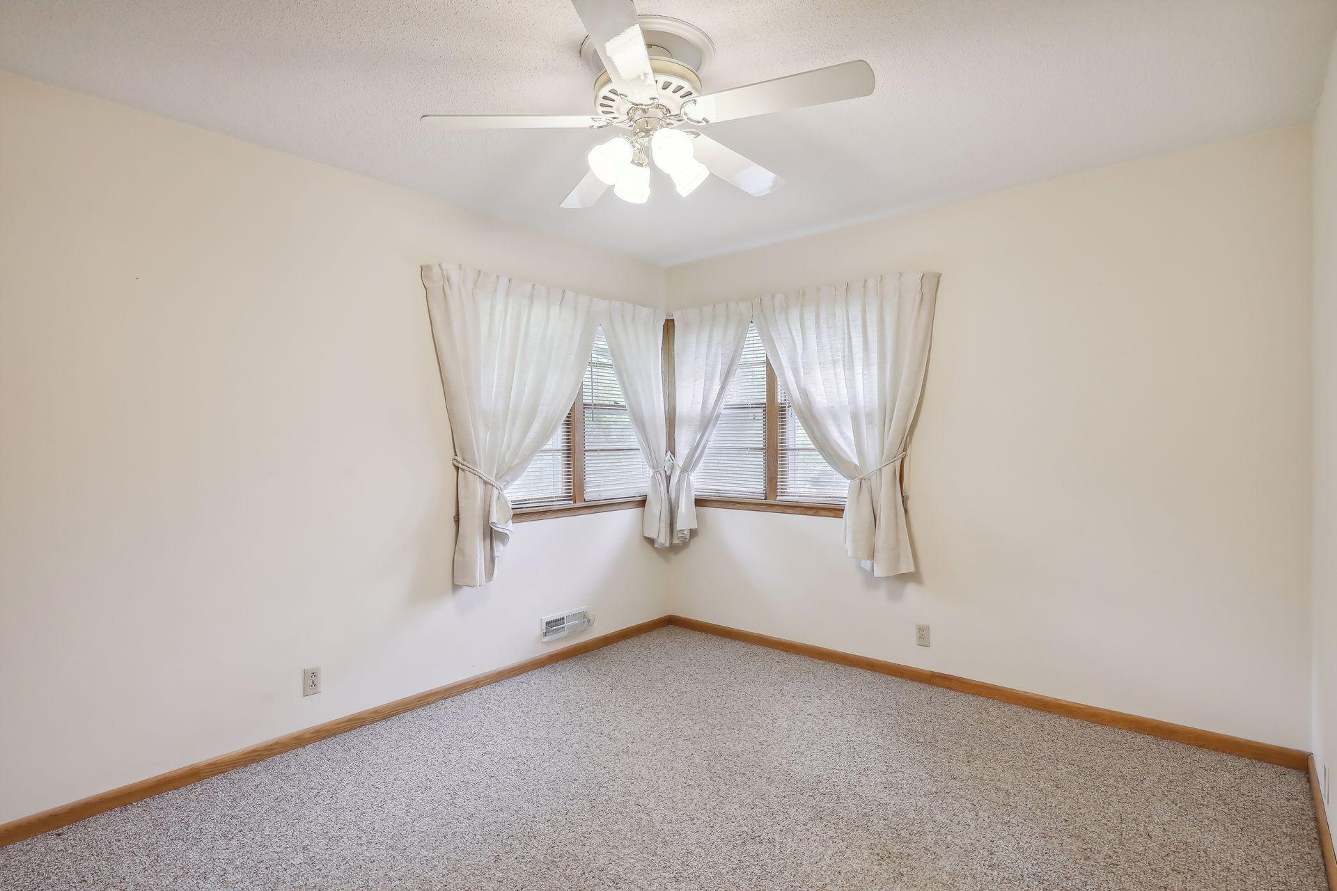 1526 Lone Oak Road Eagan, MN 55121 - Photo 16 of 25 Gallery Image 16