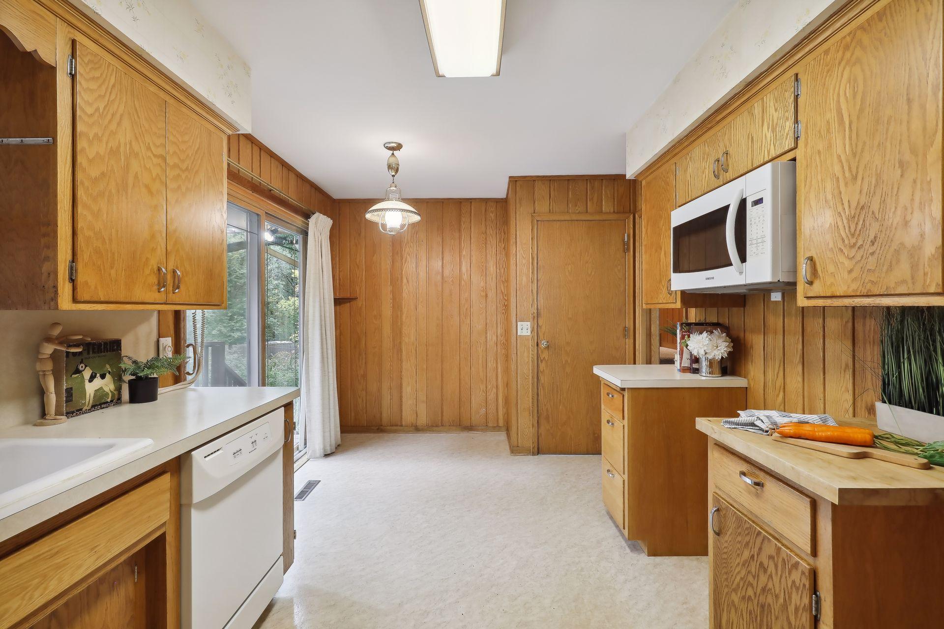 1526 Lone Oak Road Eagan, MN 55121 - Photo 10 of 25 Gallery Image 10