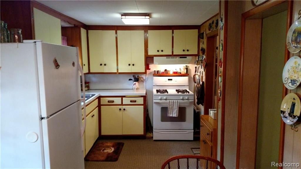8570 Brown Road Avoca, MI 48006 - Photo 3 of 29