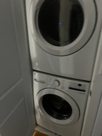 a close up view of a washer and dryer