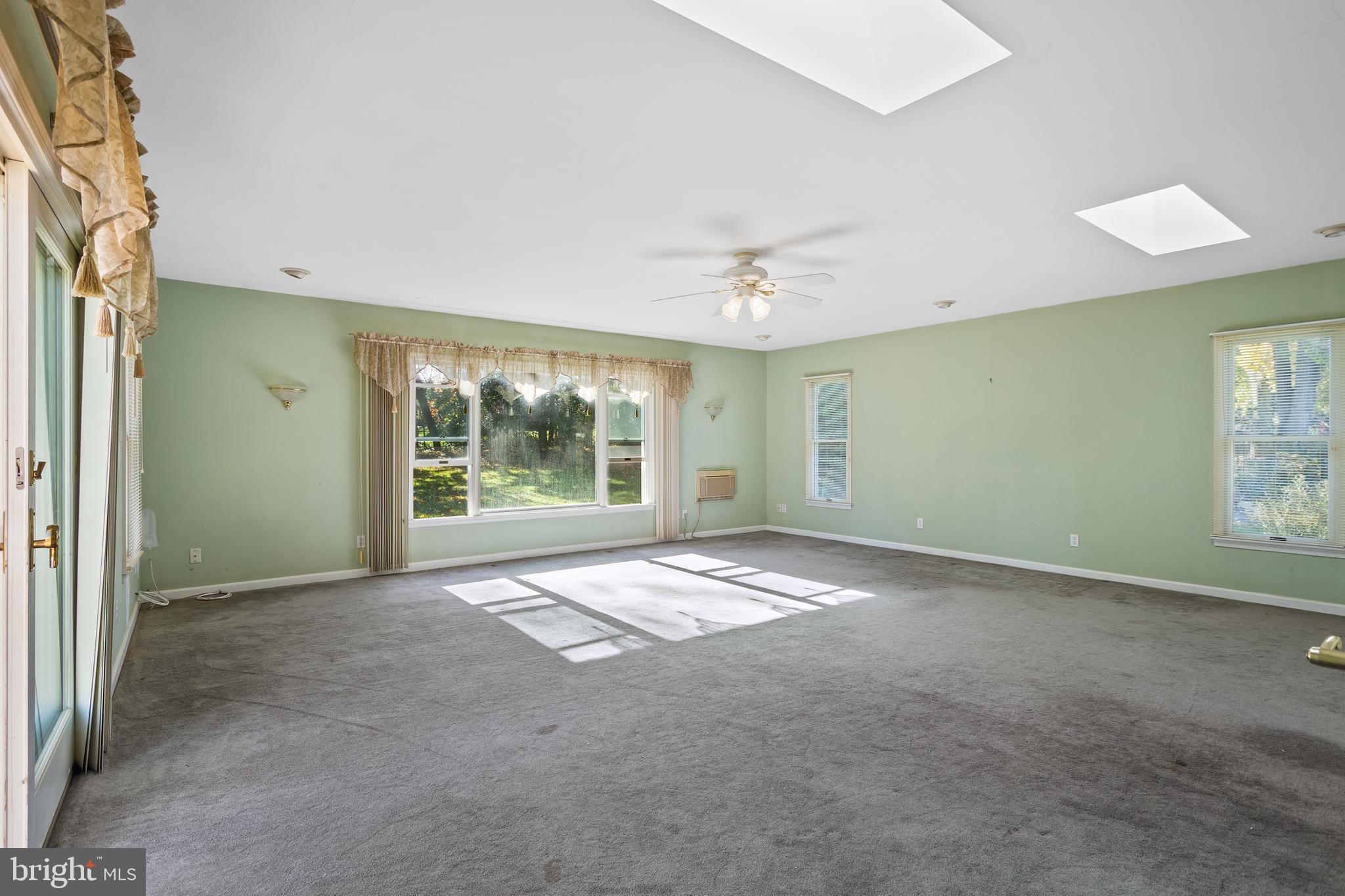551 Valley View Road Towson, MD 21286 - Photo 27 of 44 Spacious Family Room Addition w/Access to Yard