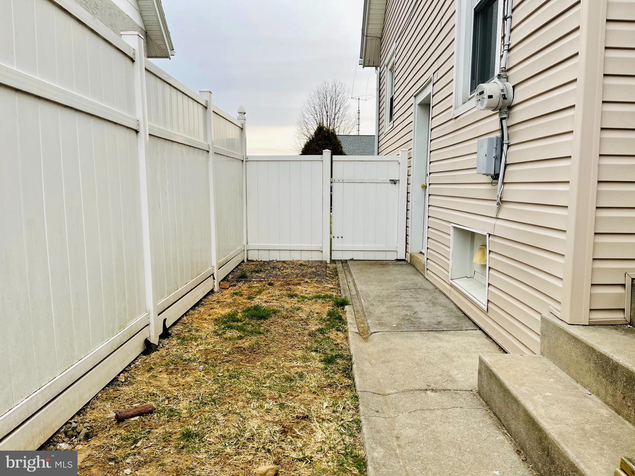 2410 Cleveland Avenue Reading, PA 19609 - Photo 11 of 44