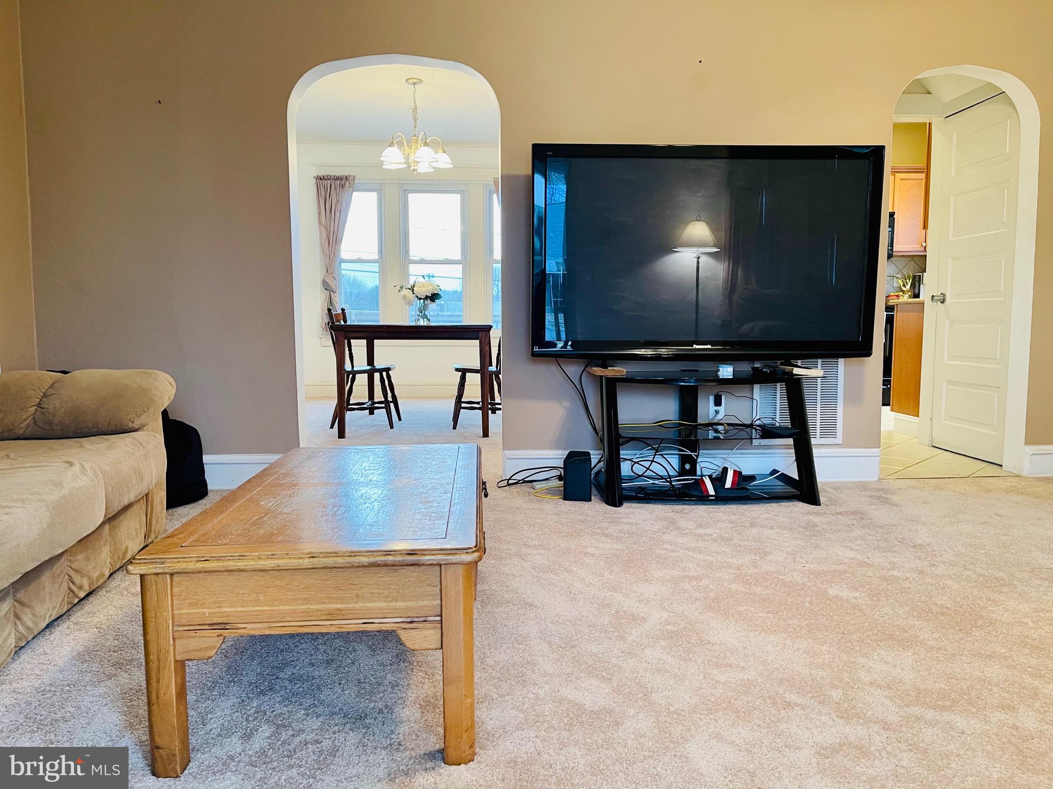 2410 Cleveland Avenue Reading, PA 19609 - Photo 16 of 44