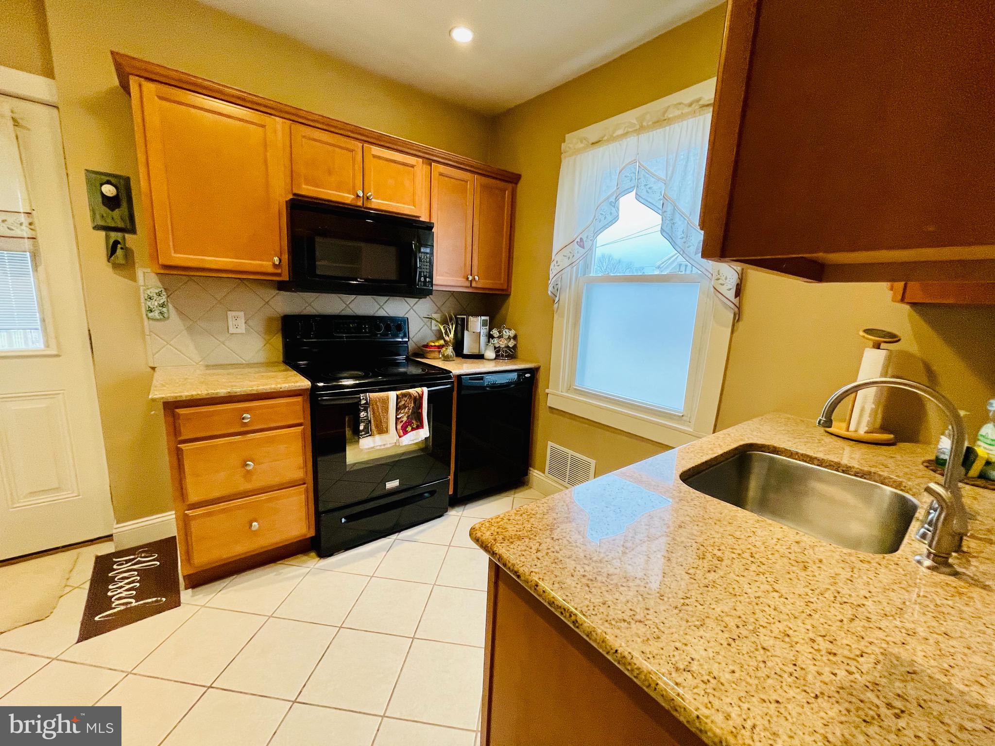 2410 Cleveland Avenue Reading, PA 19609 - Photo 21 of 44