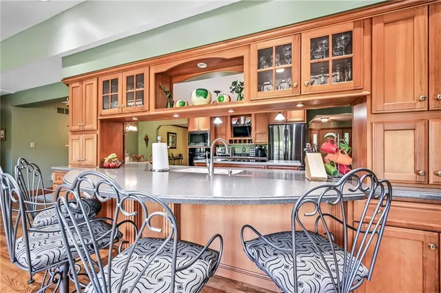 a view of a livingroom with furniture