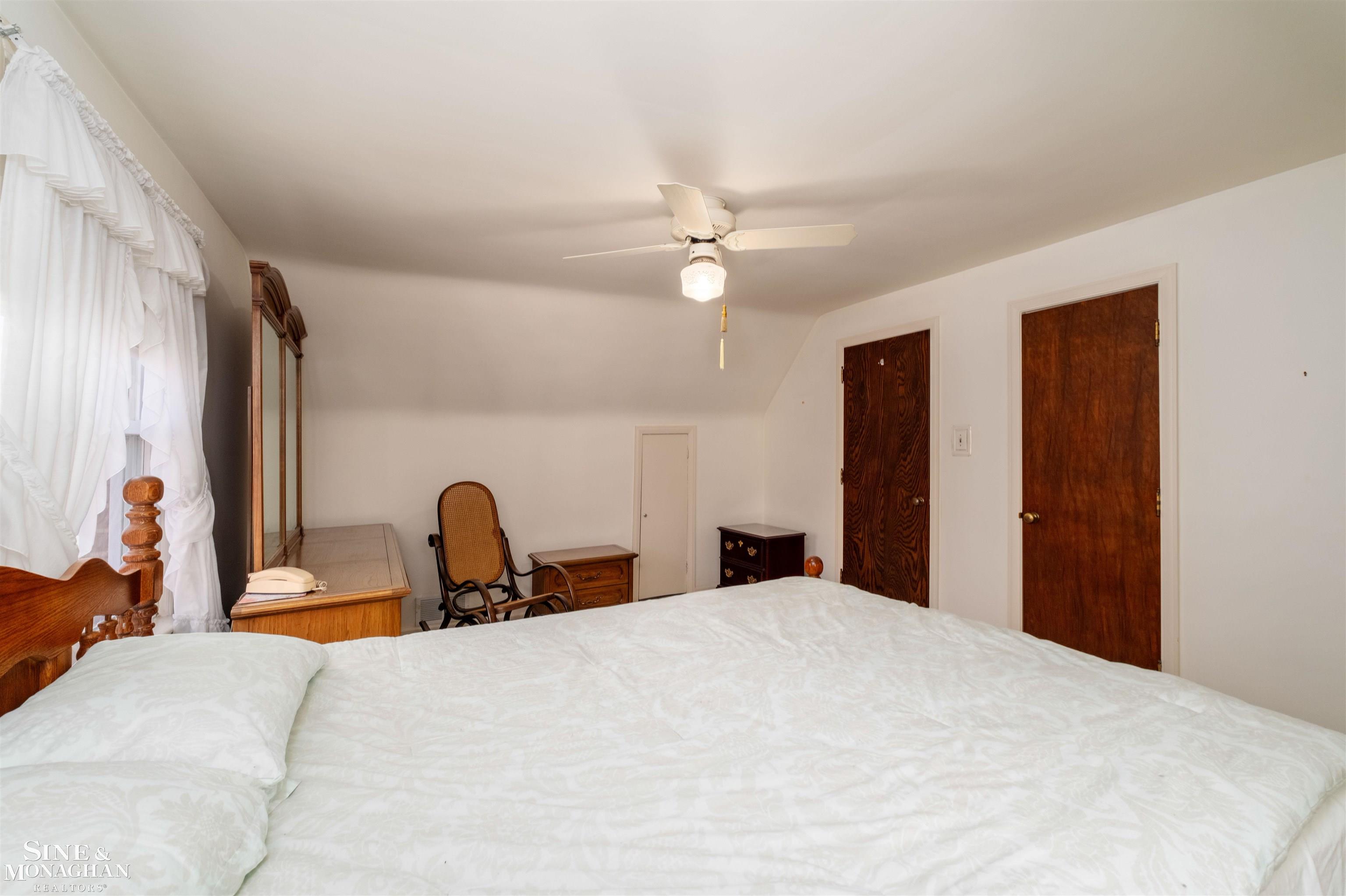 1922 Oxford Road Grosse Pointe, MI 48236 - Photo 19 of 34 50195881-8339f2f3-c143-436f-84f8-30feae382460.JPG