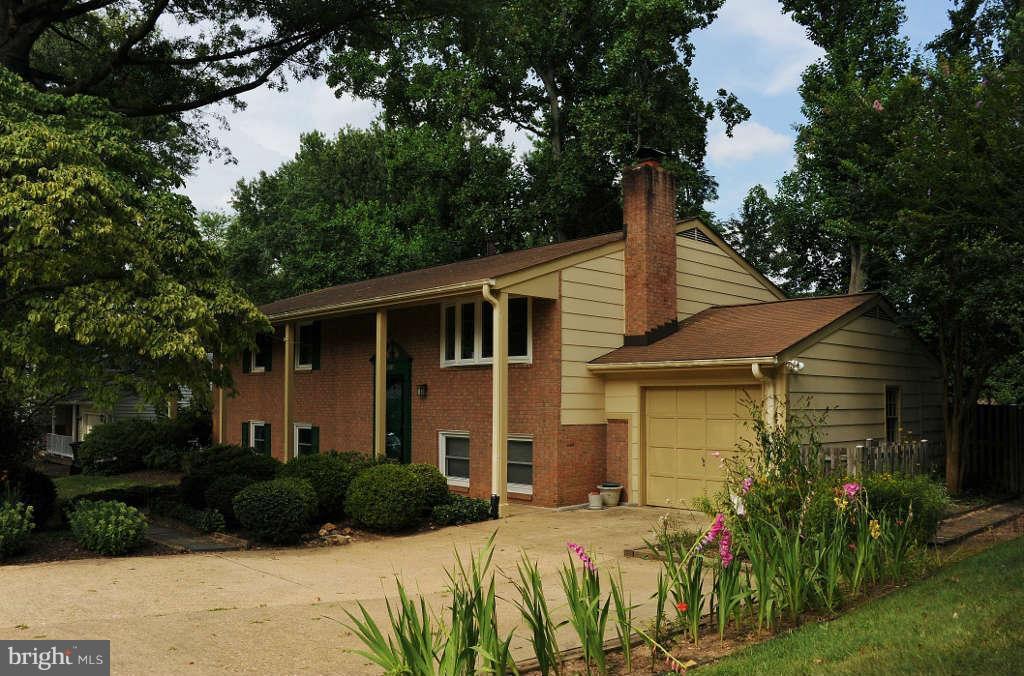 6915 Gillings Road Springfield, VA 22152 - Photo 1 of 30 Exterior Rear