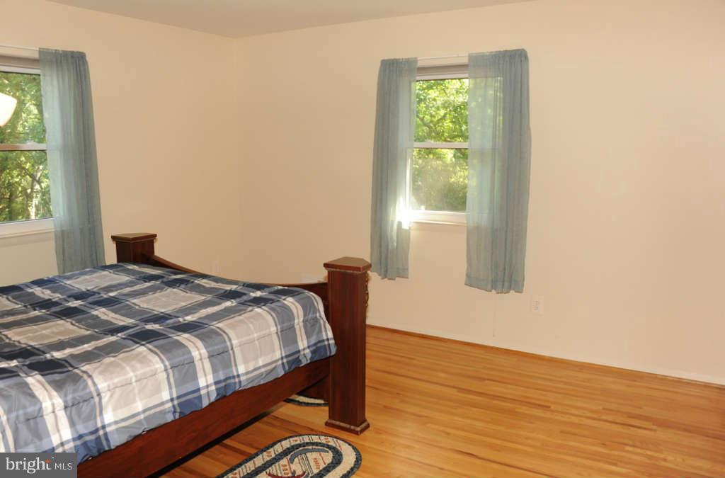 6915 Gillings Road Springfield, VA 22152 - Photo 17 of 30 Bath Master