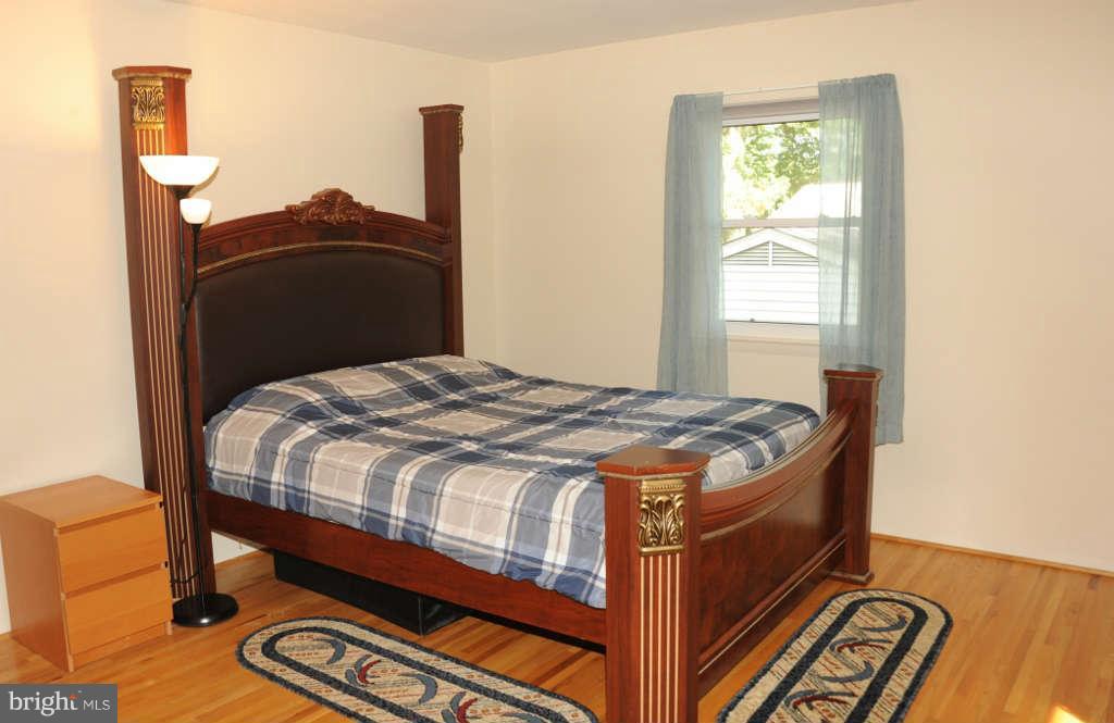 6915 Gillings Road Springfield, VA 22152 - Photo 18 of 30 Bedroom Master