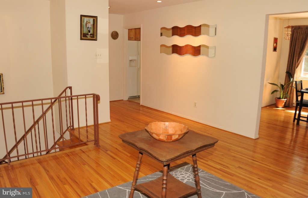 6915 Gillings Road Springfield, VA 22152 - Photo 4 of 30 Living Room