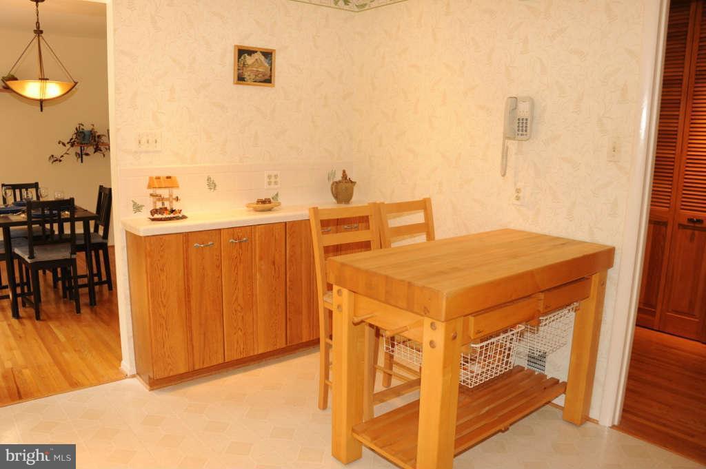 6915 Gillings Road Springfield, VA 22152 - Photo 9 of 30 Kitchen