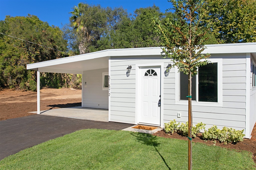 31879 Ritson Road Escondido, CA 92026 - Photo 2 of 21 Gallery Image 2