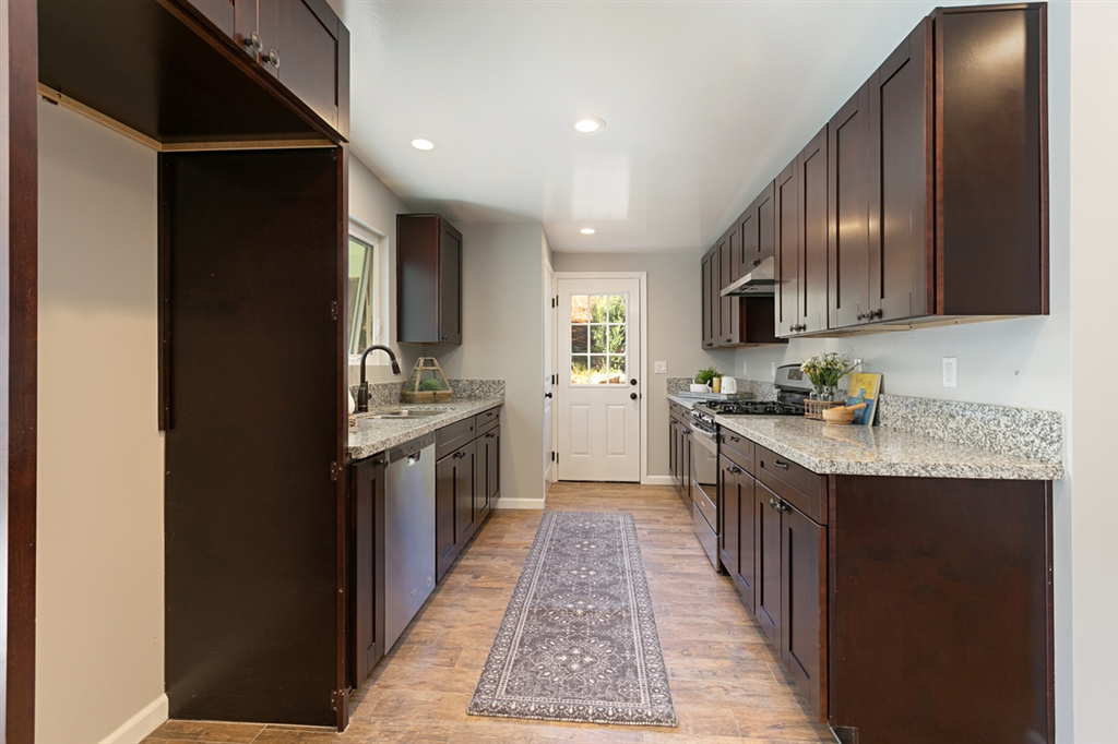 31879 Ritson Road Escondido, CA 92026 - Photo 6 of 21 Gallery Image 6