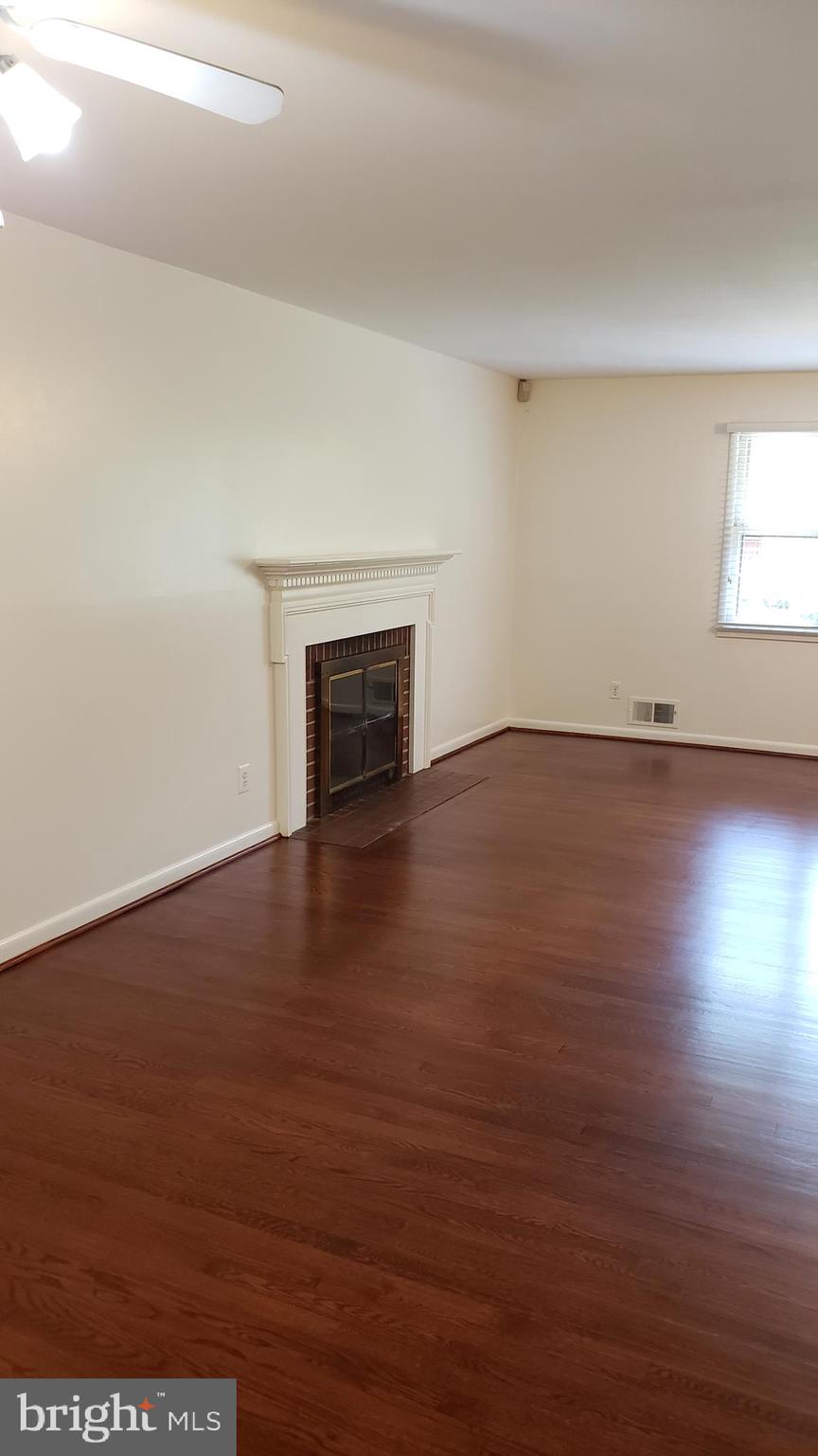 6916 Churchill Road McLean, VA 22101 - Photo 9 of 32 Living Room Upper