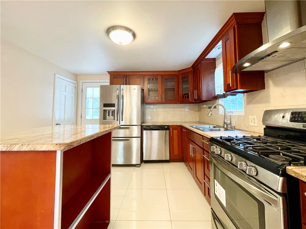 4 Grasslands Road East Greenwich, RI 02818 - Photo 7 of 50 Gallery Image 7