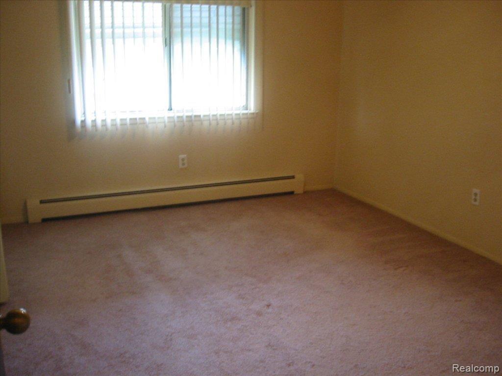 30241 Utica Road, Unit 16 Roseville, MI 48066 - Photo 4 of 4 30241 Utica #2081 (3)