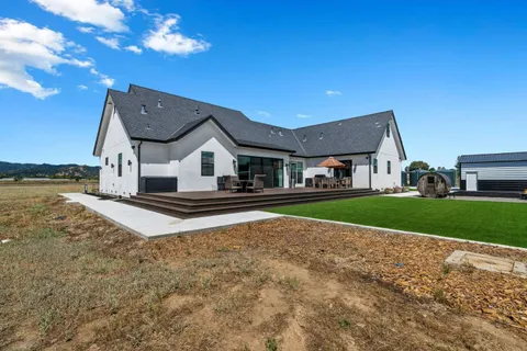 $2,495,000 | 15400 Seymour Avenue, San Martin, CA 95046